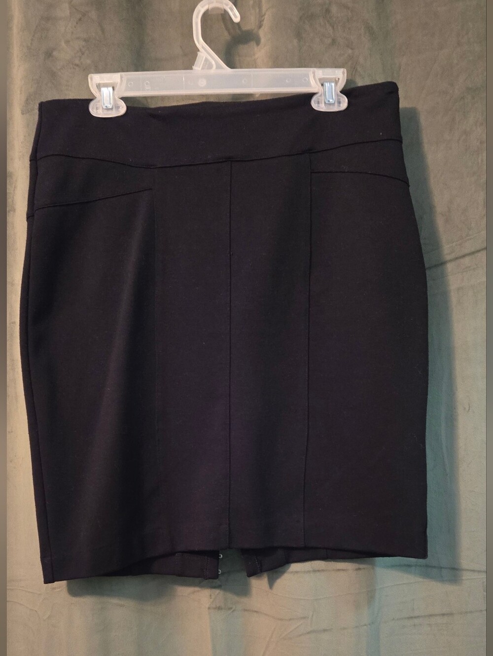 Jennifer Lopez Black Mini Skirt - Sleek Pencil Style